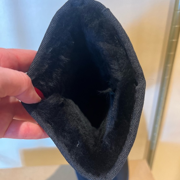 Sheepskin Rugged Sole Boot - Picture 2 of 5